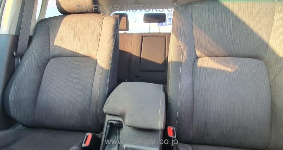 TOYOTA HILUX 2016 Image 10