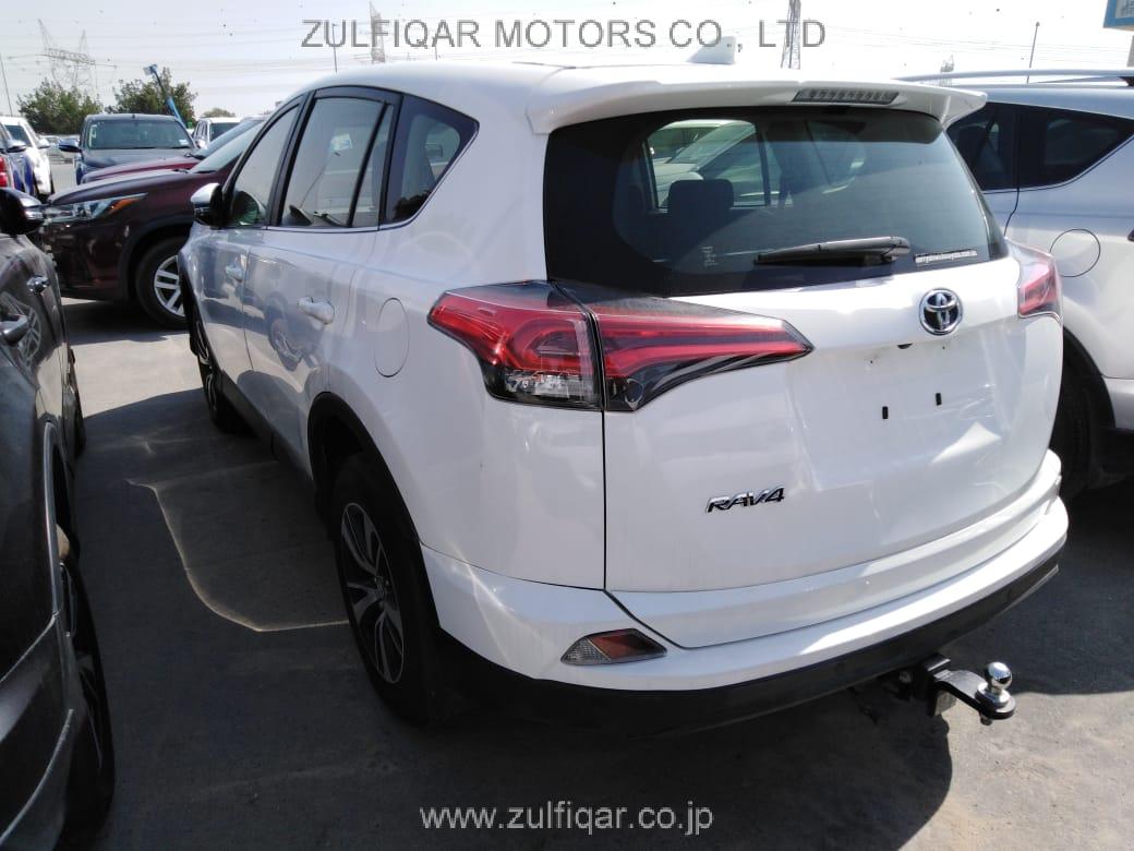 TOYOTA RAV-4 2017 Image 6