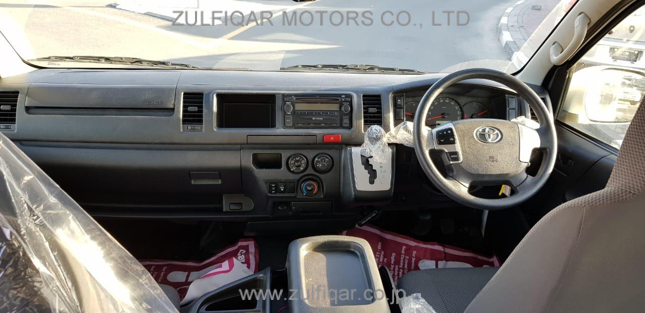 TOYOTA HIACE BUS 2017 Image 2