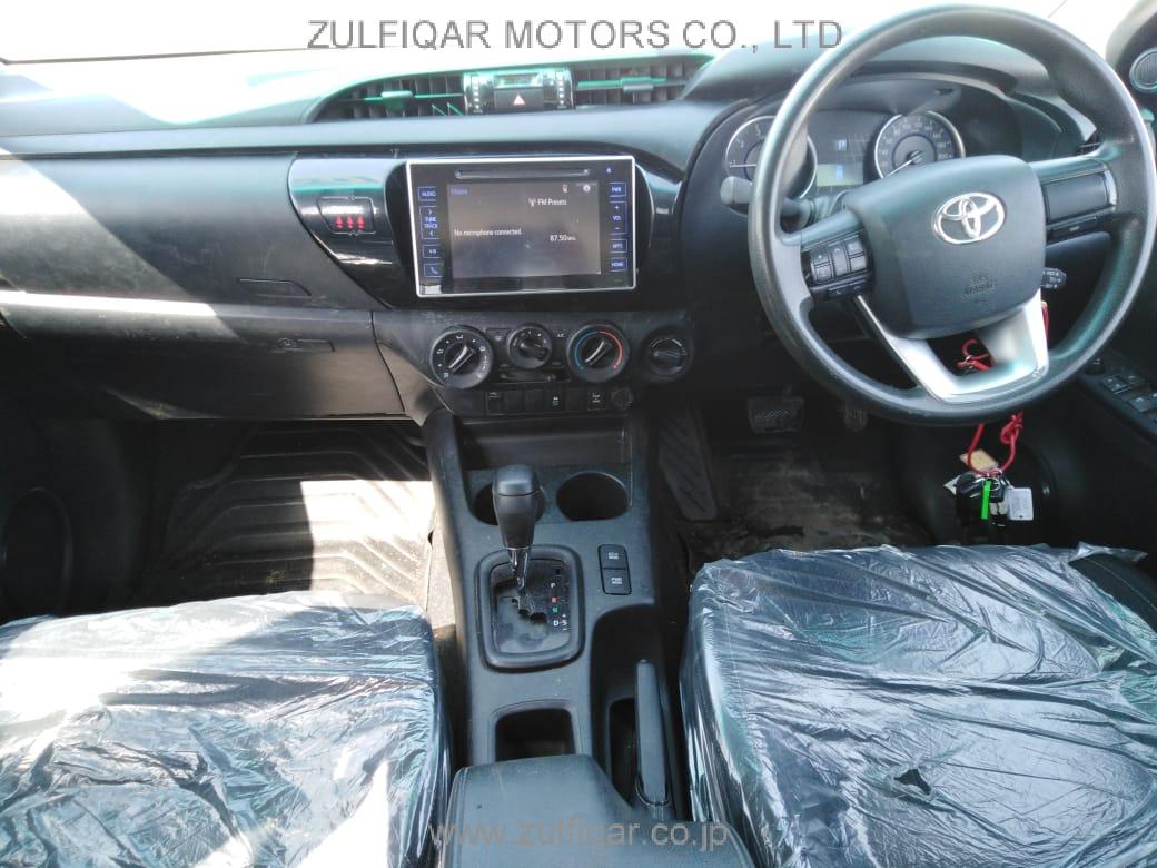 TOYOTA HILUX 2016 Image 3