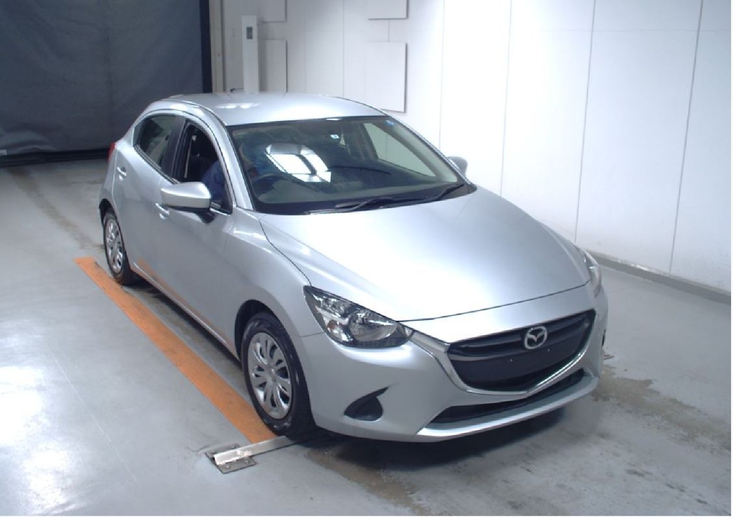 Used Mazda Demio 2017 Mar Silver For Sale | Vehicle No CY-68267