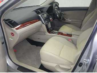 TOYOTA PREMIO 2015 Image 8