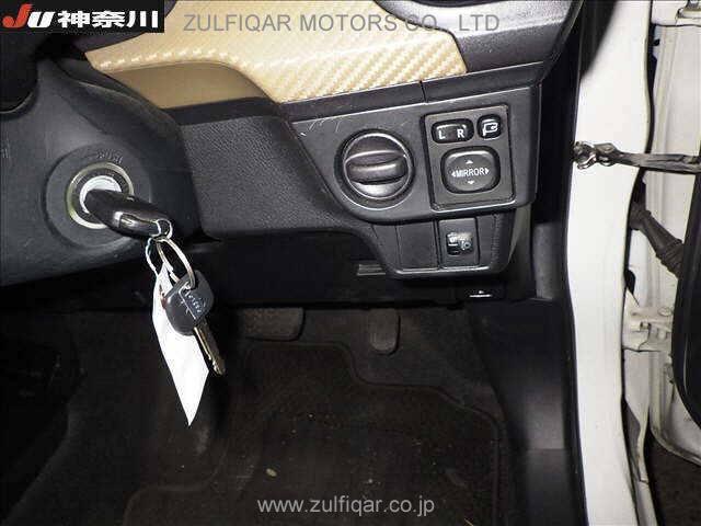 TOYOTA COROLLA AXIO 2015 Image 4