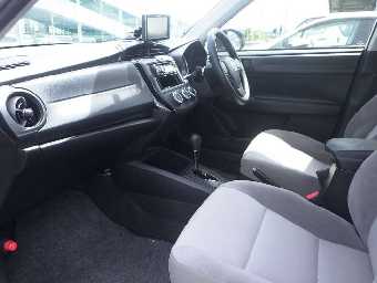 TOYOTA COROLLA AXIO 2015 Image 8