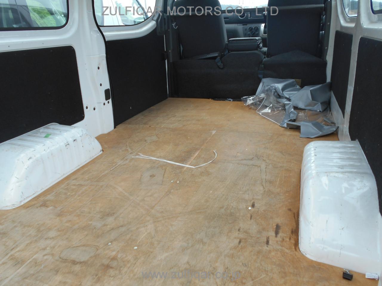 NISSAN NV350 CARAVAN 2015 Image 6