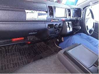 TOYOTA HIACE 2015 Image 5