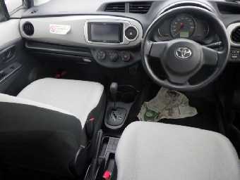 TOYOTA VITZ 2014 Image 3