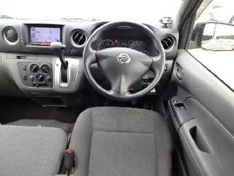 NISSAN NV350 CARAVAN 2015 Image 4