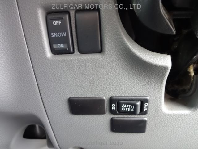 NISSAN NV350 CARAVAN WAGON 2015 Image 8