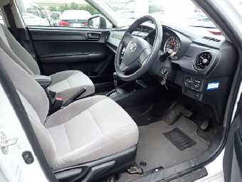 TOYOTA COROLLA AXIO 2015 Image 4
