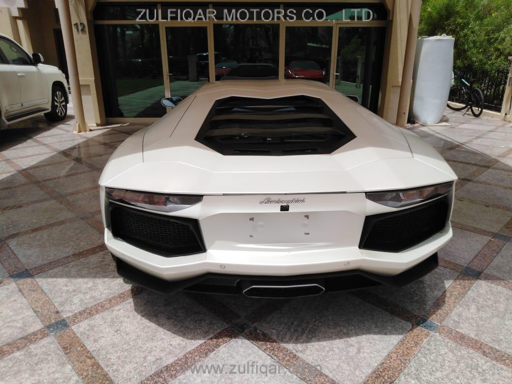 LAMBORGHINI AVENTADOR 2013 Image 9