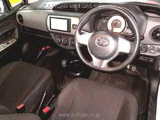 TOYOTA VITZ 2016 Image 3