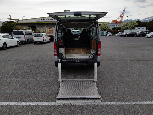 TOYOTA HIACE 2015 Image 20