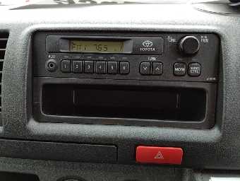 TOYOTA HIACE 2015 Image 8