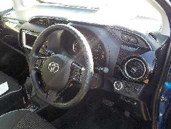 TOYOTA VITZ 2017 Image 12