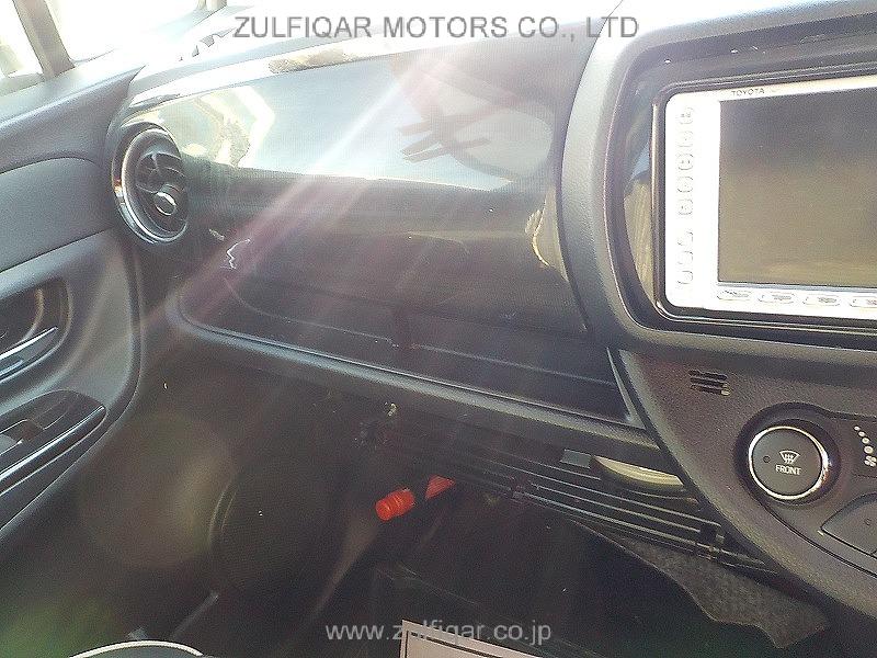 TOYOTA VITZ 2017 Image 21