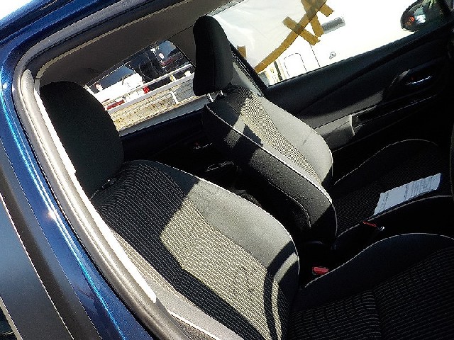 TOYOTA VITZ 2017 Image 22