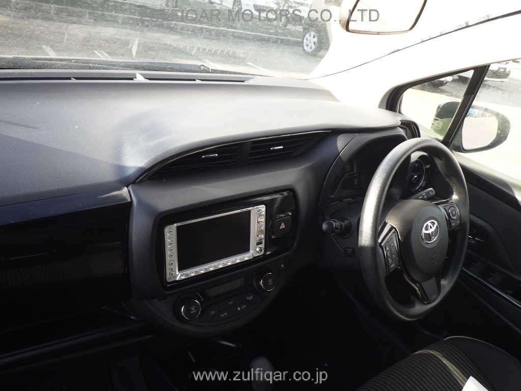 TOYOTA VITZ 2017 Image 10