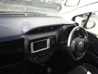 TOYOTA VITZ 2017 Image 10