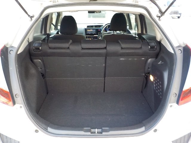 HONDA FIT HYBRID 2016 Image 21