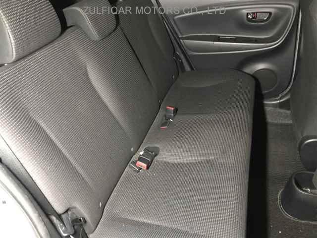 TOYOTA VITZ 2016 Image 6