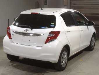 TOYOTA VITZ 2016 Image 2