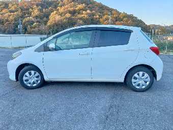TOYOTA VITZ 2016 Image 4