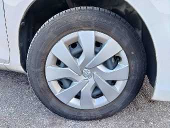 TOYOTA VITZ 2016 Image 8