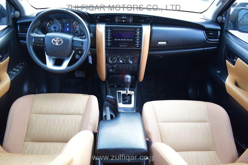 TOYOTA FORTUNER 2017 Image 10