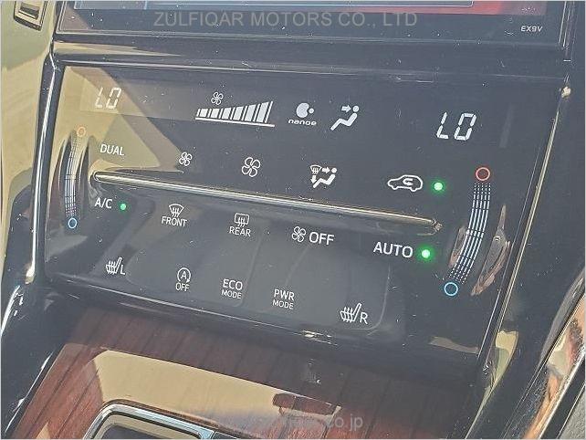 TOYOTA HARRIER 2017 Image 9