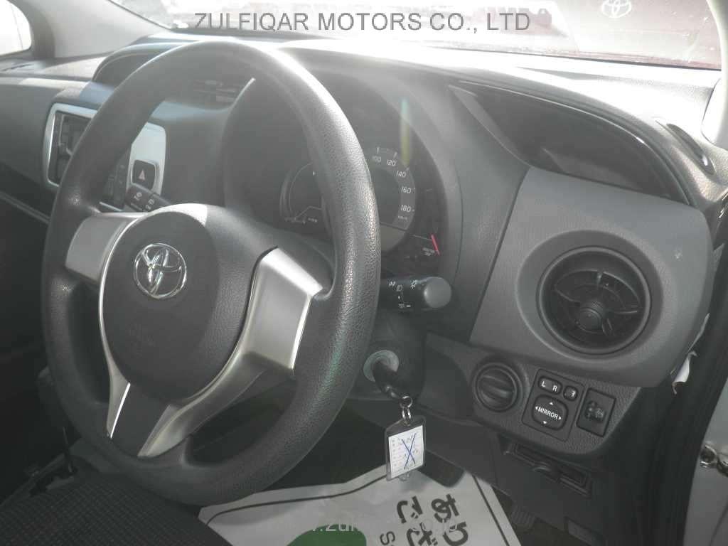 TOYOTA VITZ 2015 Image 7