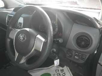TOYOTA VITZ 2015 Image 7