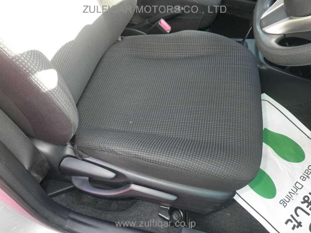 TOYOTA VITZ 2015 Image 8