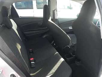 TOYOTA VITZ 2015 Image 9