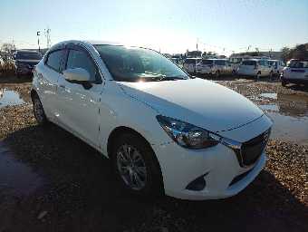 MAZDA DEMIO 2016 Image 6