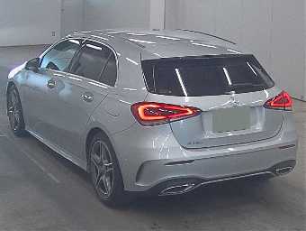 MERCEDES BENZ A CLASS 2018 Image 2