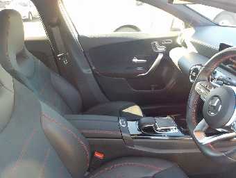 MERCEDES BENZ A CLASS 2018 Image 11