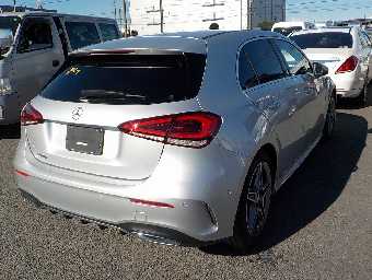 MERCEDES BENZ A CLASS 2018 Image 17