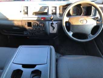 TOYOTA HIACE 2013 Image 3