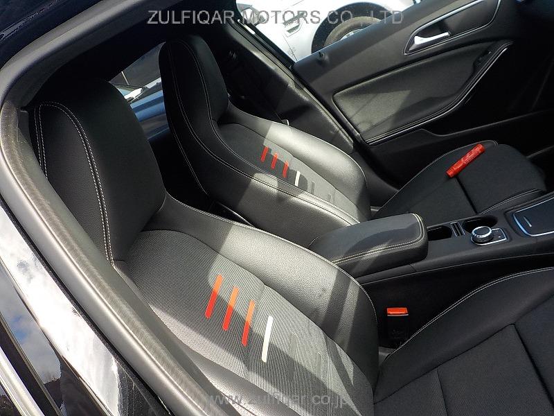 MERCEDES BENZ A CLASS 2017 Image 11