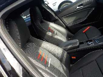 MERCEDES BENZ A CLASS 2017 Image 11