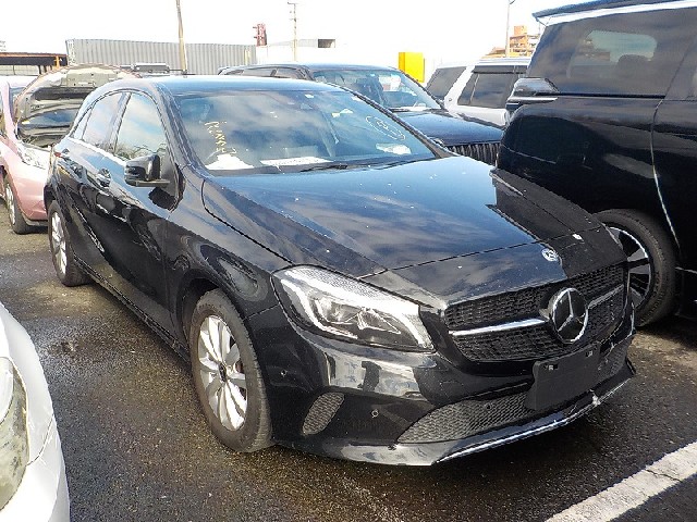 MERCEDES BENZ A CLASS 2017 Image 21