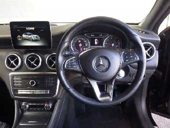 MERCEDES BENZ A CLASS 2017 Image 5