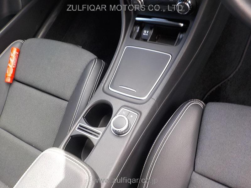 MERCEDES BENZ A CLASS 2017 Image 8