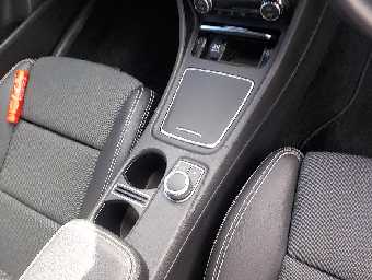 MERCEDES BENZ A CLASS 2017 Image 8