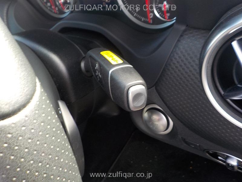 MERCEDES BENZ A CLASS 2017 Image 9