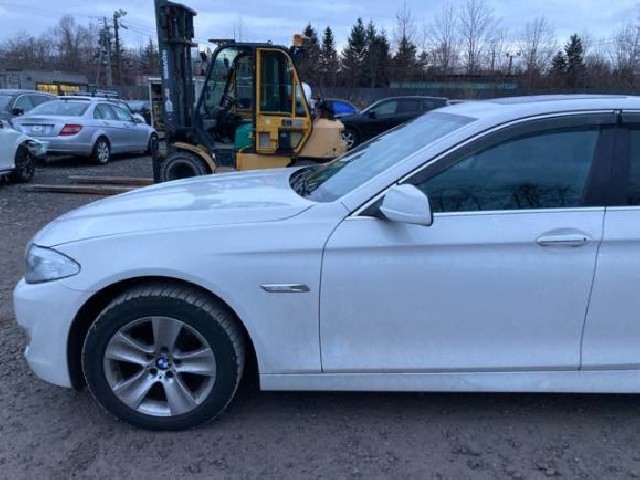 BMW 5 SERIES 2011 Image 20