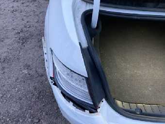 BMW 5 SERIES 2011 Image 18