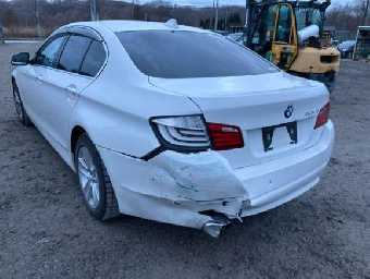 BMW 5 SERIES 2011 Image 4