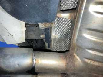 BMW 5 SERIES 2011 Image 25